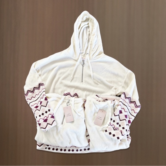 NWT Como Vintage Fuzzy Hoodie - Picture 3 of 6